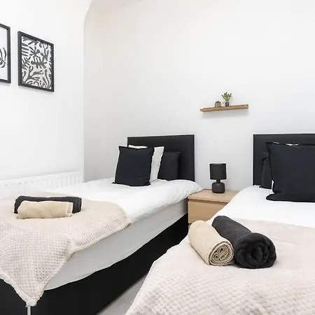 Liverpool 3 Bed House Exterior photo